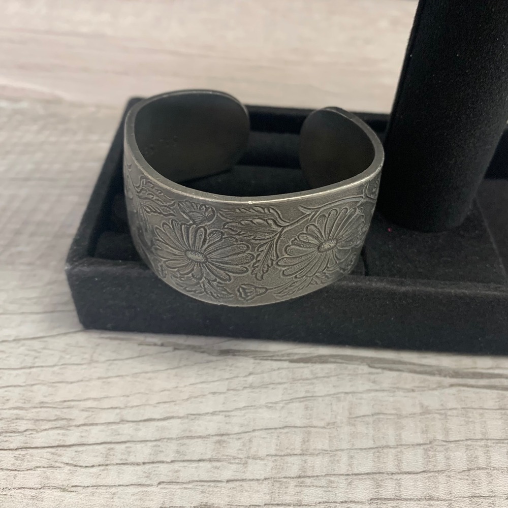 Salisbury Pewter Floral Cuff Bracelet Embossed Daisy Wide Bangle Vintage Style